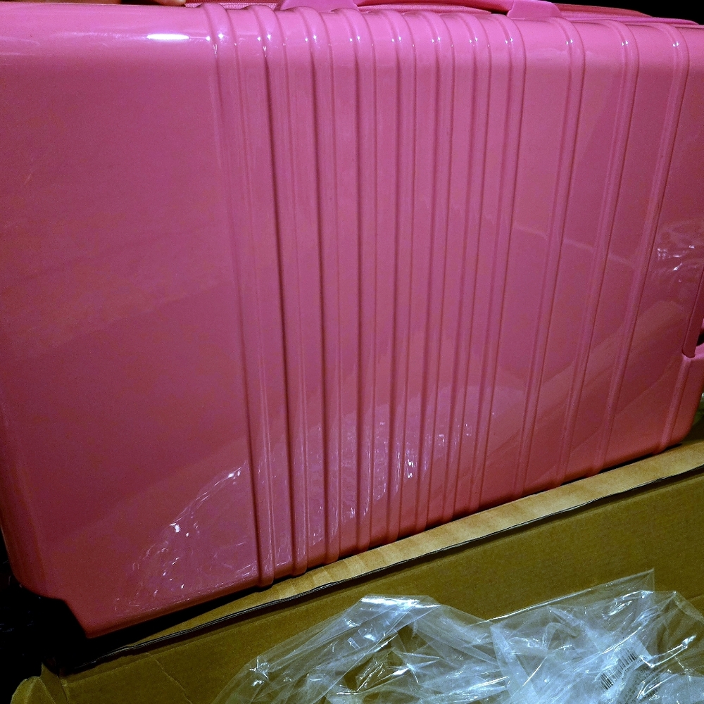 Pink BEIS x Barbie collab 29" Check In Roller - Picture 7 of 9